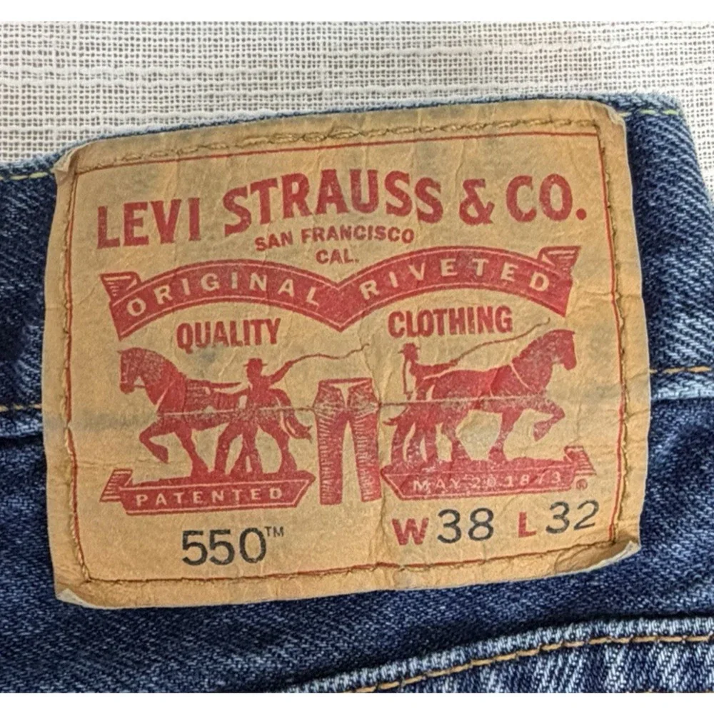 Levi's 550‎ Men's Relaxed Fit Tapered Leg Jeans 38x32  Med Wash Denim Y2K